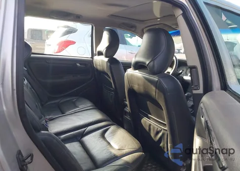 2002 Volvo V70 2.4 z USA, uszkodzony, nr VIN YV1SW61R221197073